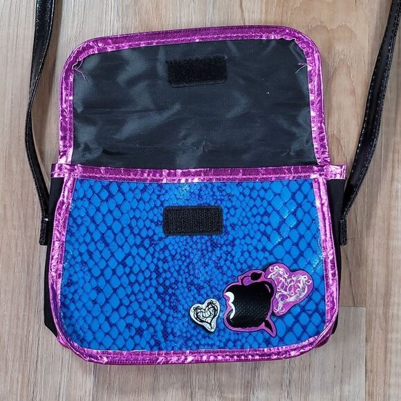 💜Disney Descendants Black "Good Isn't Always Easy" Lightweight Purse - Picture 3 of 7